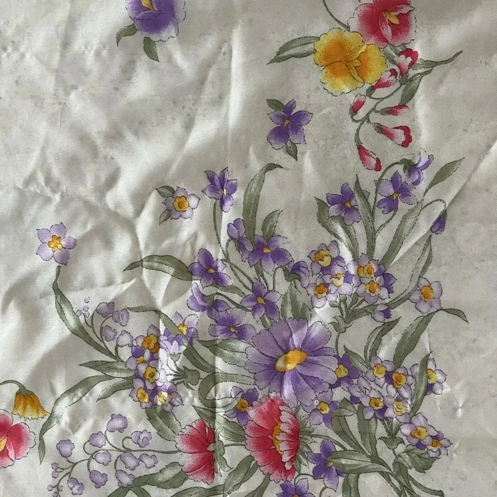 Vintage Avon Polyester Pastel Floral Square Scarf    35” X 35” - Picture 7 of 9